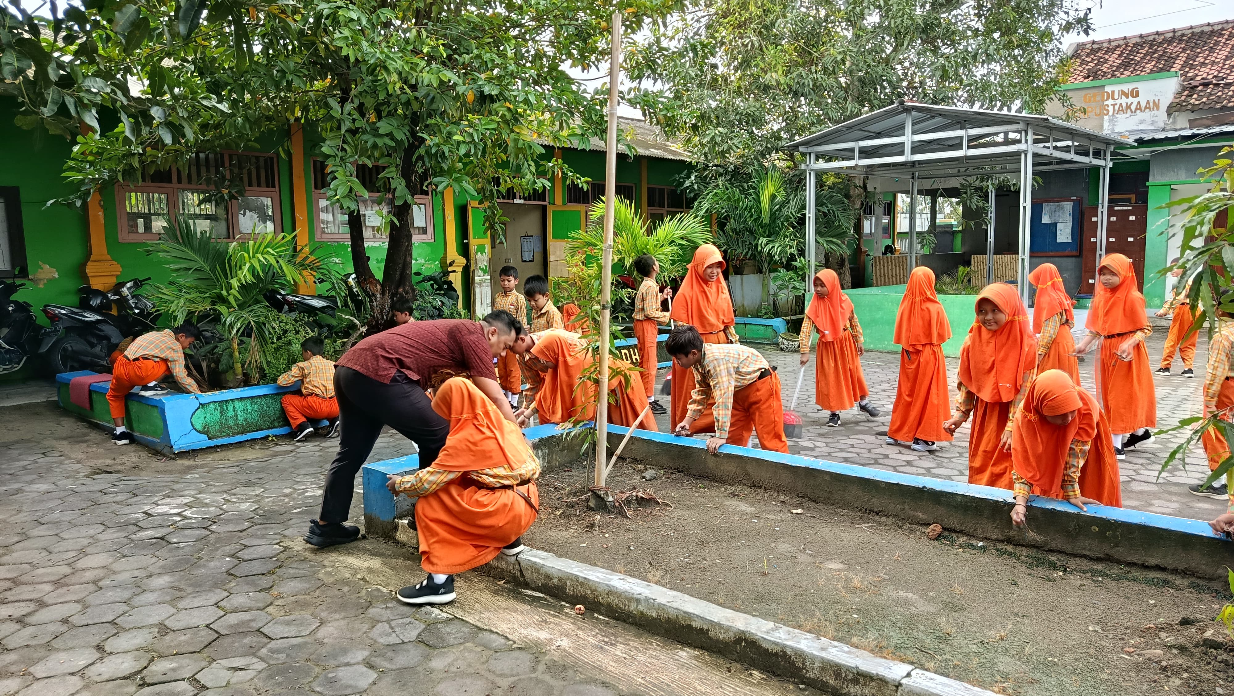 Gerakan Jumat Bersih & Sabtu Sehat