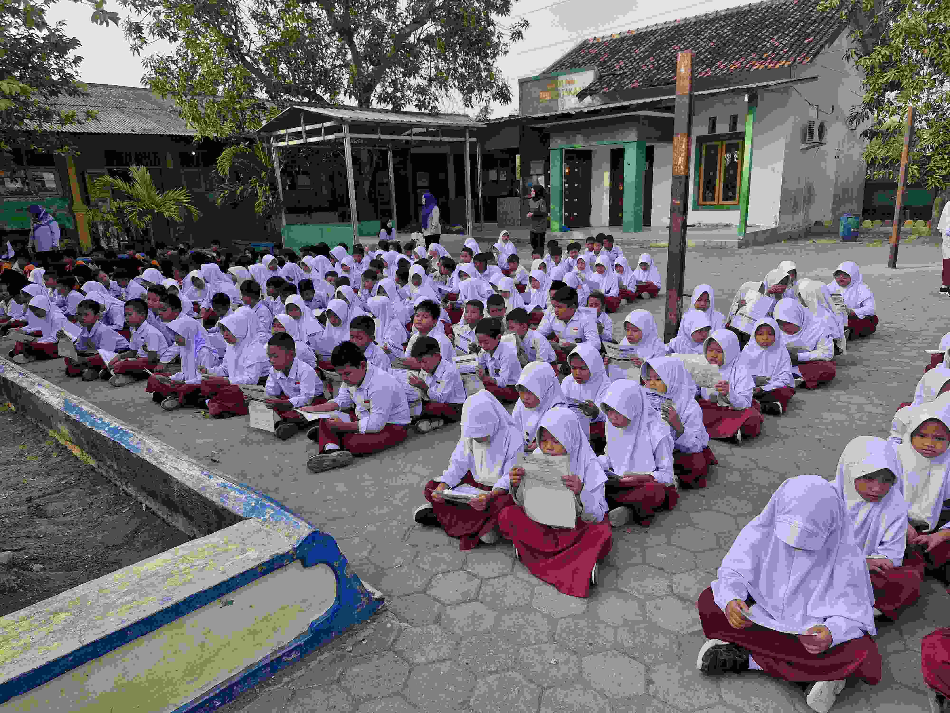 Pembiasaan Literasi & Agama Pagi